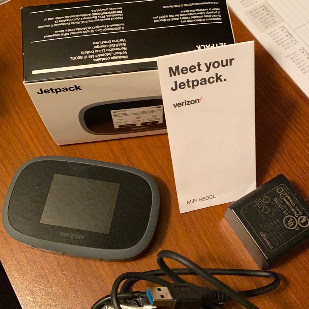 Verizon mifi 8800L jet pack/hotspot
